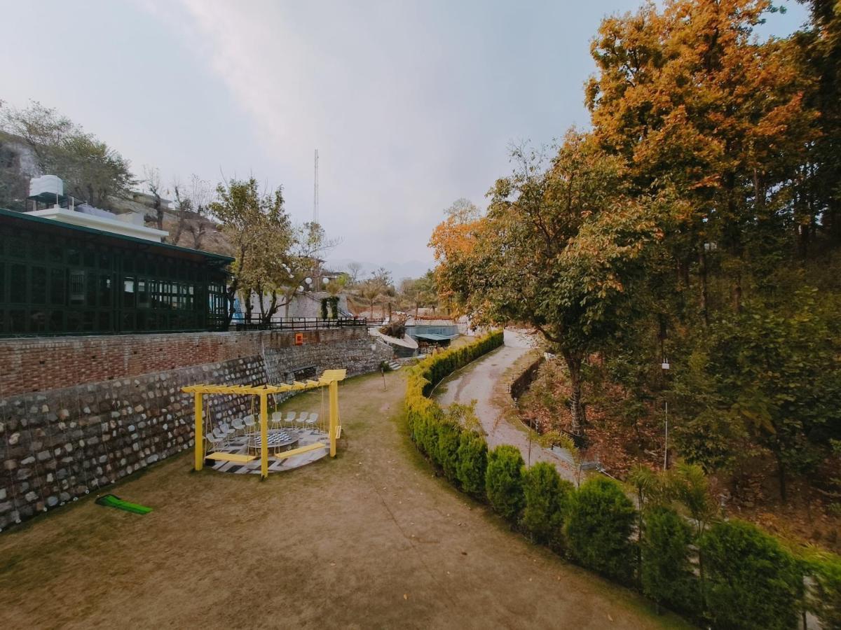 Ataraxia Crestmont Resort & Spa Dehradun Dış mekan fotoğraf